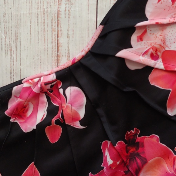 CALVIN KLEIN SLEEVELESS FLORAL DRESS - Picture 3 of 7